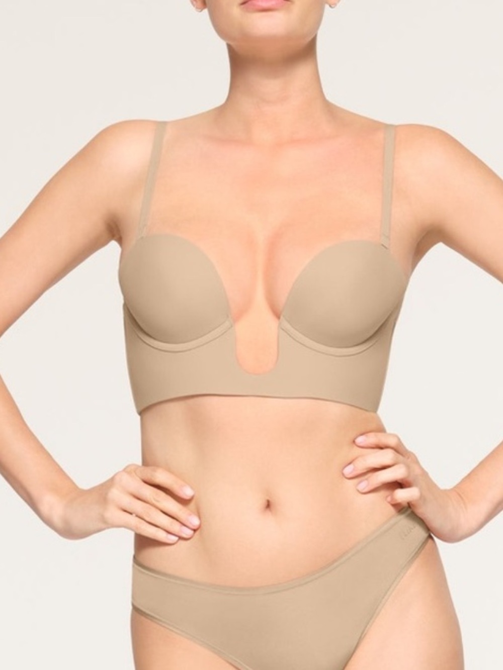 NWT SKIMS Deep Plunge Shapewear Plunge Bra in Clay Small